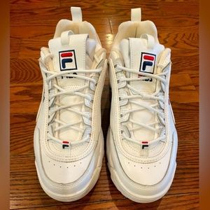 Womens Fila disruptor size 9, only worn once